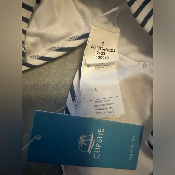 NWT CUPSHE One Piece Swimsuit Tummy Control V white blue vertical stripes size S - Picture 4 of 4